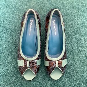 Bella Fiorenya Pumps with Bows - NEW